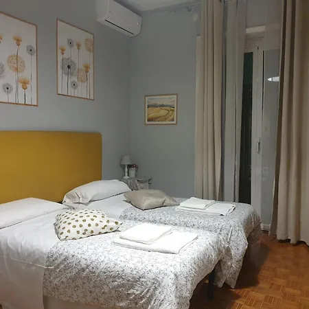 Max בית הארחה 2*